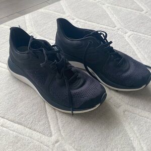 Lululemon Chargefell Workout sneakers 9.5 Black
